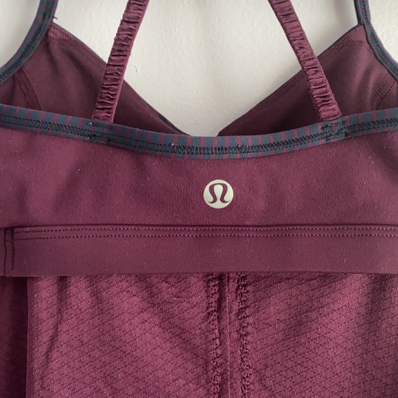 Lululemon tank size 2 - Picture 3 of 4